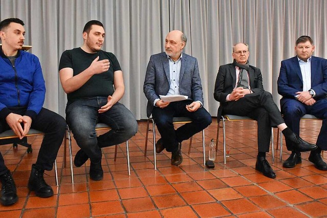 ber  Religionen am Rhein diskutierten...offmann und Rabbiner Moshe Flomenmann.  | Foto: Thomas Loisl Mink