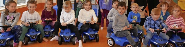 Die Kinder vom Kindergarten St. Elisabeth haben Bobby-Cars erhalten.   | Foto: Michael Gottstein