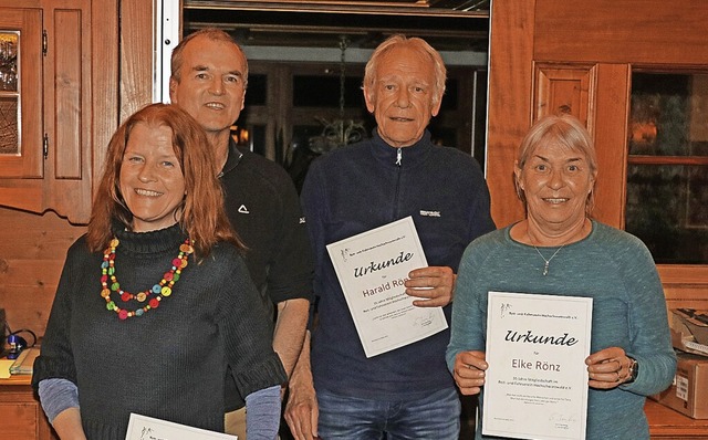 Seit Jahrzehnten im Verein aktiv (von ...owie  Harald und Elke Rnz (35 Jahre).  | Foto: Dorothe Kuhlmann