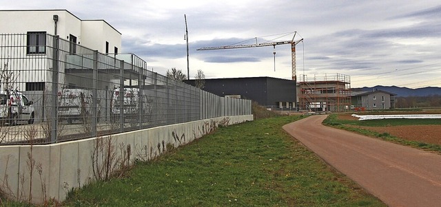 Der Vorrat an Gewerbeflchen in Btzin...flchen der Nachbargemeinde beginnen.   | Foto: Horst David