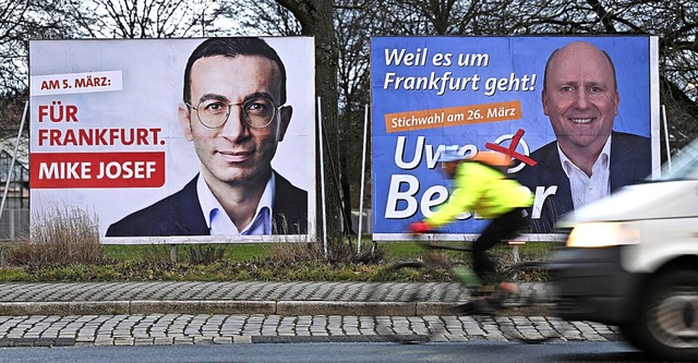 Die Stichwahl mit den beiden Kandidaten von SPD und CDU wird spannend.  | Foto: Arne Dedert (dpa)