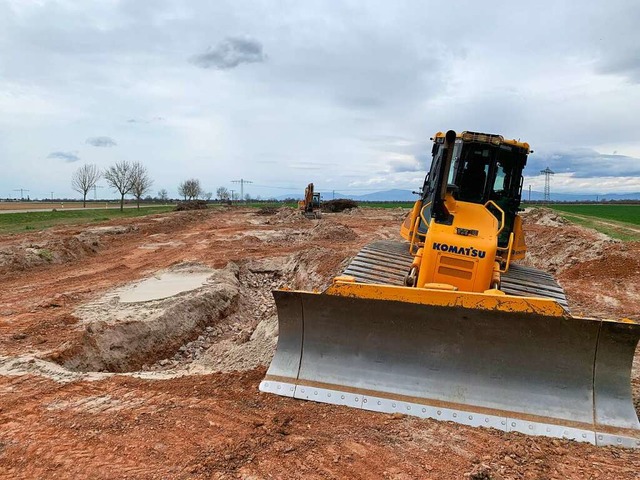 Das Feld in der Nhe des Gewerbeparks wird stark umgemodelt.  | Foto: Simone Hhl