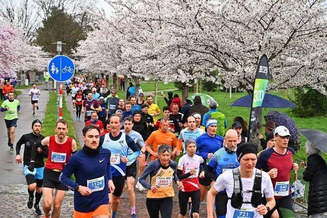 Fotos: Freiburg-Marathon 2023 – Läufer trotzen Wind und Wetter