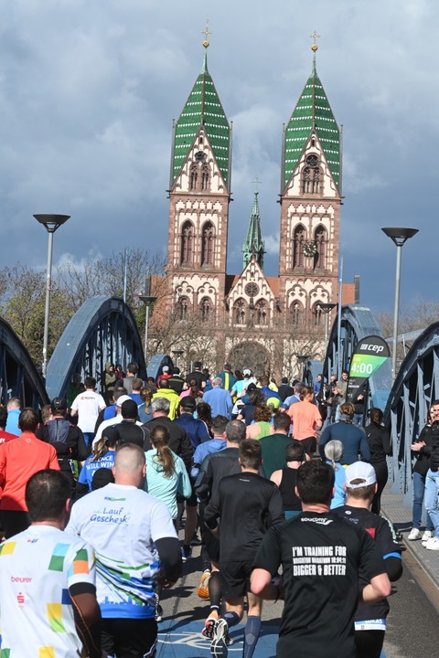 Marathon in Freiburg &#8211; auch bei Schmuddelwetter ein Top-Event.  | Foto: Thomas Kunz