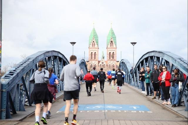 Fotos: Freiburg-Marathon 2023 - Lufer trotzen Wind und Wetter