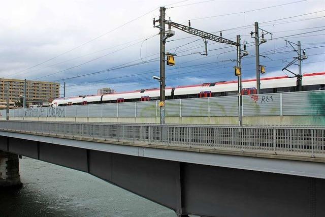 Der Trinationale Eurodistrikt Basel will mehr Menschen zum Zugfahren bewegen
