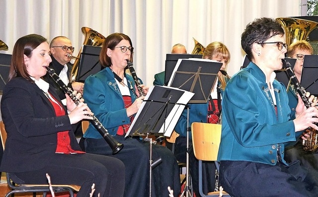 Die Klarinettenspielerinnen hatten ein...umskonzert des Musikvereins Hochsal.   | Foto: Reinhard Herbrig