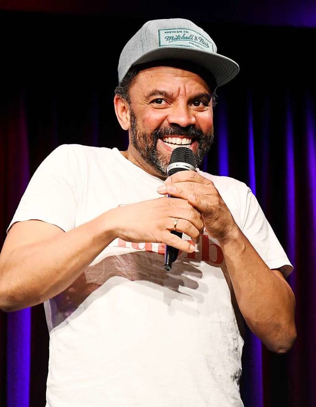 Comedian Simon Pearce trat mit dem  Pr...nationalen Wochen gegen Rassismus auf.  | Foto: Barbara Ruda