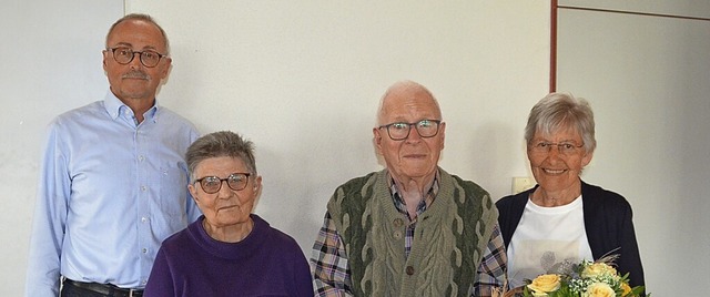 Der neue Vorsitzende Roland Christ,  H... und  Rosemarie Lange (2. Vorsitzende)  | Foto: Yvonne Siemann