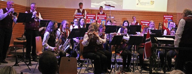 Der Musikverein Oberhof unter  Leitung...in  gab sein Jahreskonzert in Oberhof.  | Foto: Michelle Gntert