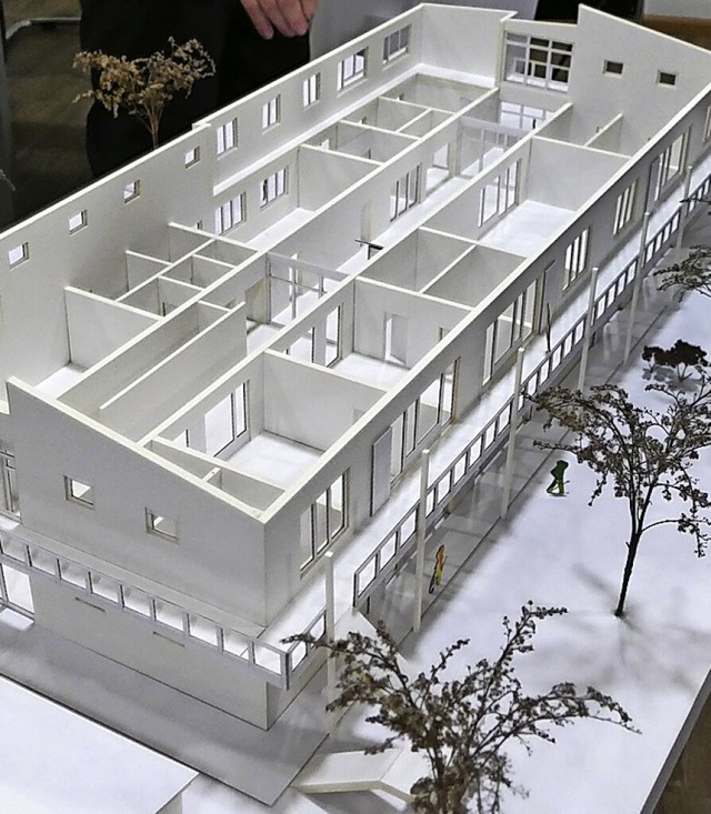 Der Neubau des Kindergartens im Modell von Architekt Roland Bttcher  | Foto: Victoria Langelott