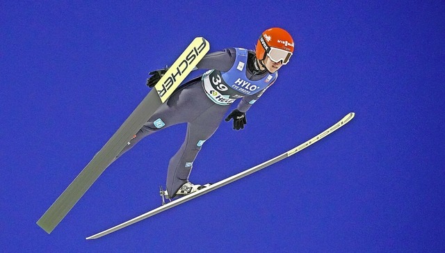 Katharina Althaus bei einem Sprung im Weltcup in Norwegen im Mrz 2023  | Foto: Geir Olsen (dpa)