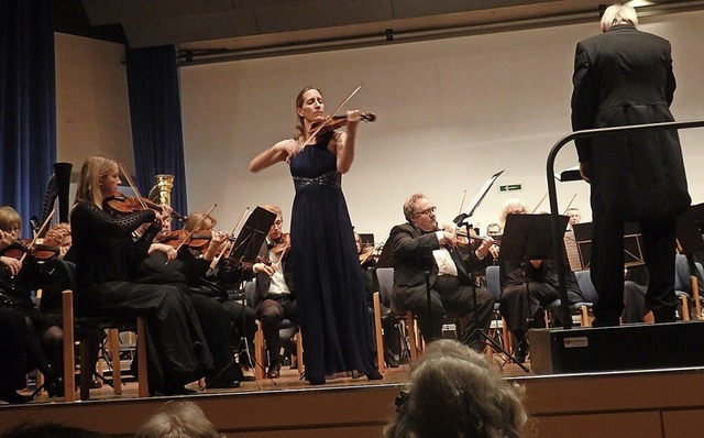 Sarah Mller-Feser begeisterte bei der... dem Markgrfler Symphonie-Orchester.   | Foto: Bianca Flier