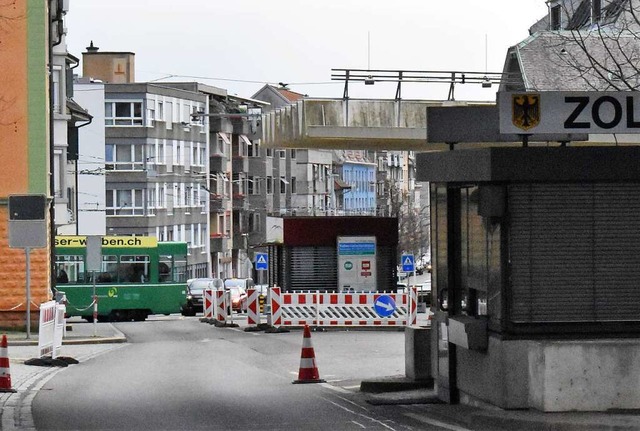 Kurz vor der Grenze verschwindet das T...ige, dass es weiterfhrt nach Lrrach.  | Foto: Thomas Loisl Mink