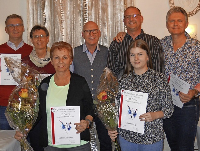 Die Geehrten der Karateschule (von lin...n, Laura Hertwig und Walter Strssle    | Foto: Sabine Vckt