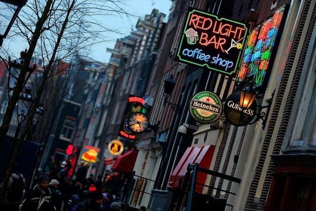 Amsterdam wehrt sich gegen junge britische Touristen