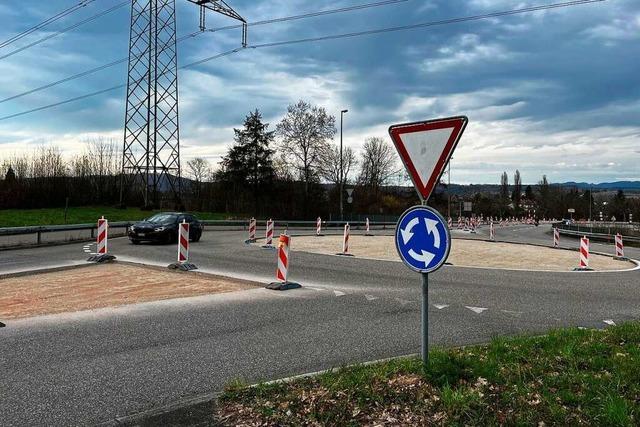 Ampel ersetzt beim Autobahnanschluss in Rheinfelden/Schweiz den Kreisverkehr