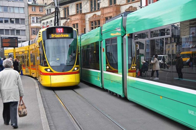 Stadtbasler Trams sind grn, die gelbe...mmli&#8220; fahren auch ins Baselbiet.  | Foto: Daniel Gramespacher