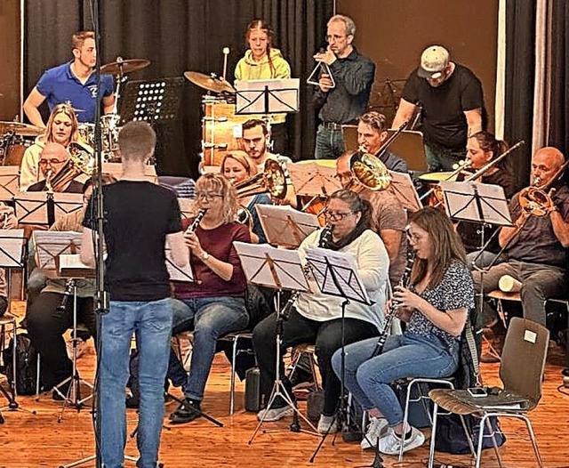 Das Orchester der Stadtmusik und Jugen...saal fr das Jahreskonzert am Samstag.  | Foto: Stadtmusik und Jugendkapelle St. Blasien