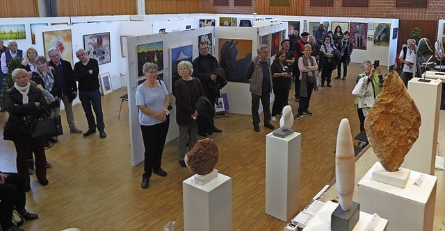 Der Kunstsalon war bei der Premiere in Bad Bellingen 2019 gut besucht.  | Foto: Dorothee Philipp