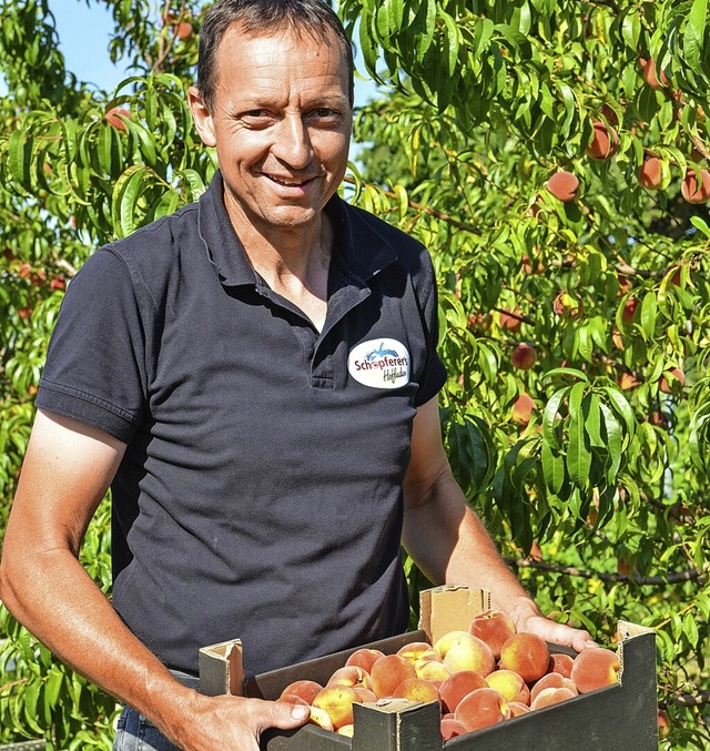 Gerald Schopferer und seine Kollegen b...e, die Essen und Trinken produzieren.   | Foto: Gabriele Hennicke