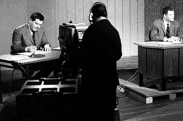 Der Sendebetrieb des ZDF startete 1963...Nachrichtensprecher Wolfgang Behrendt.  | Foto: Georg Meyer-Hanno