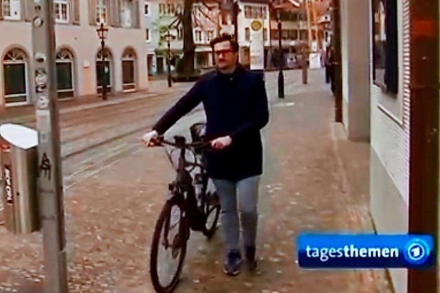 Defekt an der Hinterachse: OB und E-Bike im Fernsehen.  | Foto: BZ