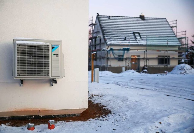 In einem Vortrag wurde erlutert, was ...mepumpenheizungen bedacht werden muss.  | Foto: Jan Woitas (dpa)