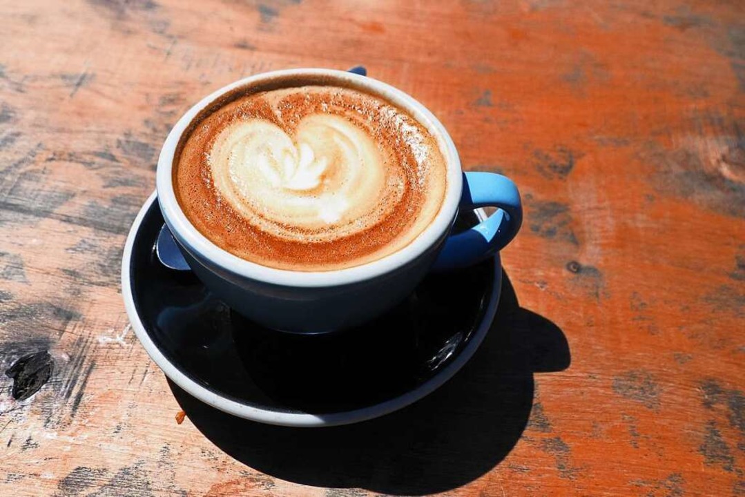 Die Angeklagte soll dem Mann den Blutverdnner in den Kaffee gemischt haben.  | Foto: Niklas Ohlrogge