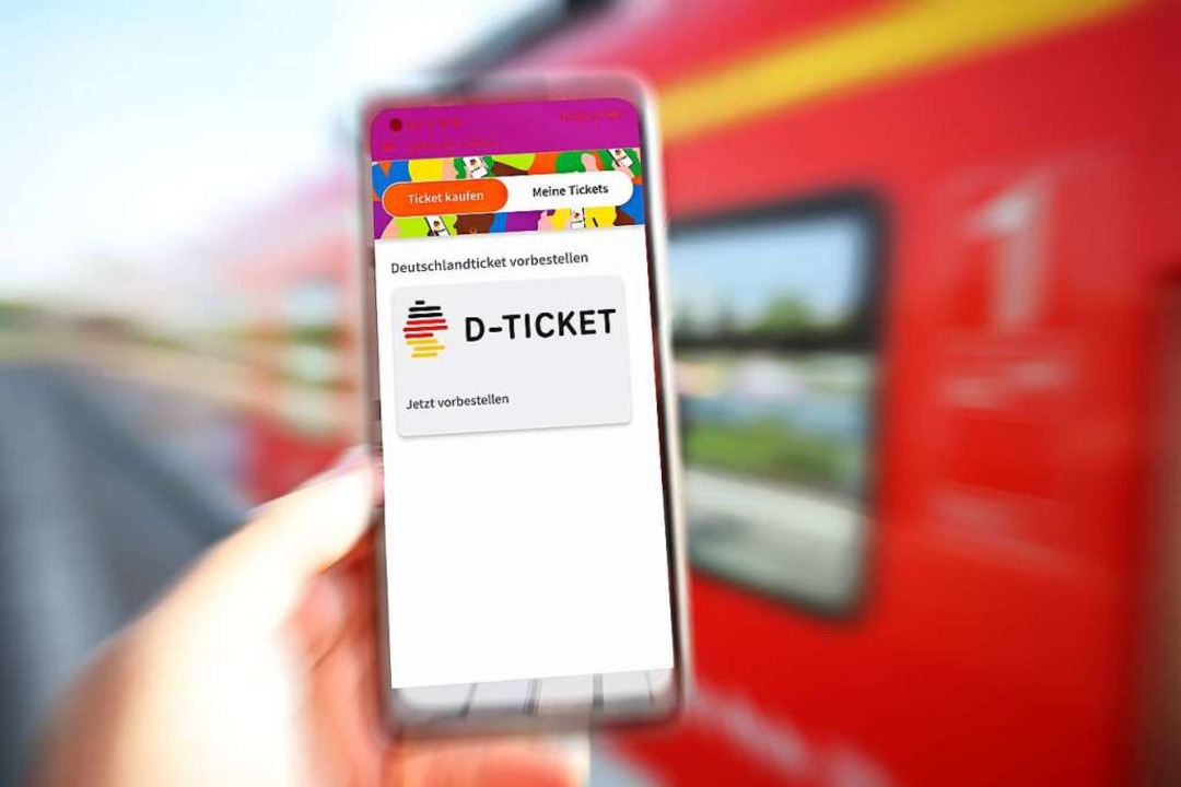 Das D-Ticket gibt es als Online-Ticket fürs Smartphone.  | Foto: IMAGO/Piero Nigro