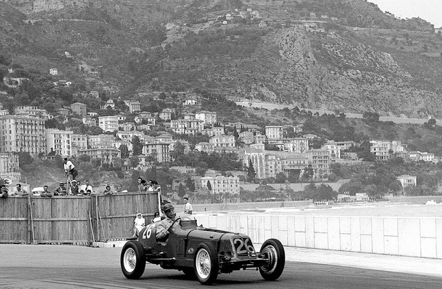 Traditionsstandorte der Formel 1 wie M...sagt Formel-1-Chef Stefan Domenicalli.  | Foto: imago sportfotodienst