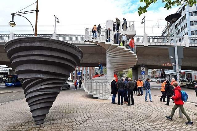 Die Spindeltreppe auf die Freiburger Stadtbahnbrcke ist wieder begehbar