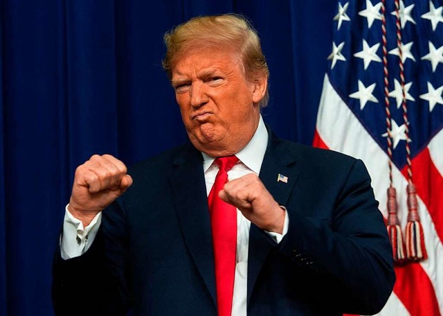 Geht auf Abwehr: Donald Trump bezeichn...egen ihn als &#8222;Hexenjagd&#8220;.   | Foto: NICHOLAS KAMM (AFP)