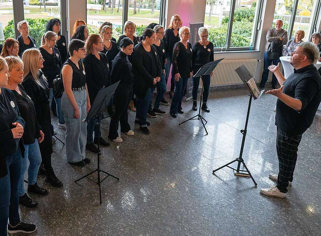 Das Chorprojekt La Vida and Friends unter der Leitung von Sebastian Mring-Hagenunger begeisterte das Publikum