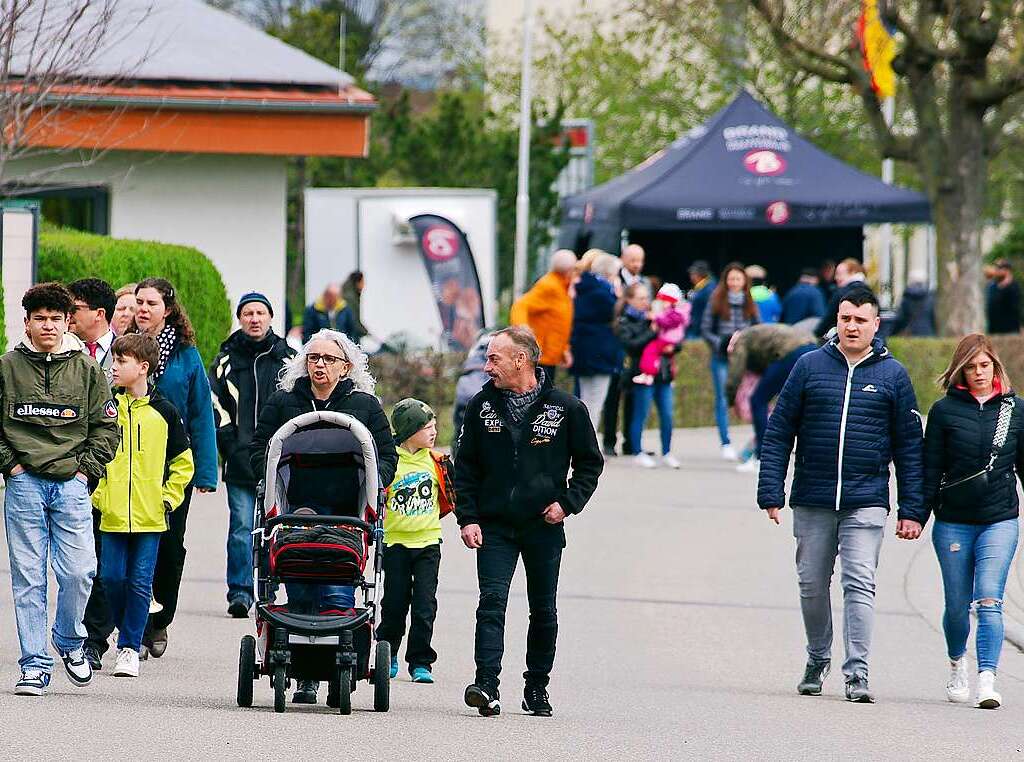 Am Nachmittag kamen die Besucher aus allen Richtungen.