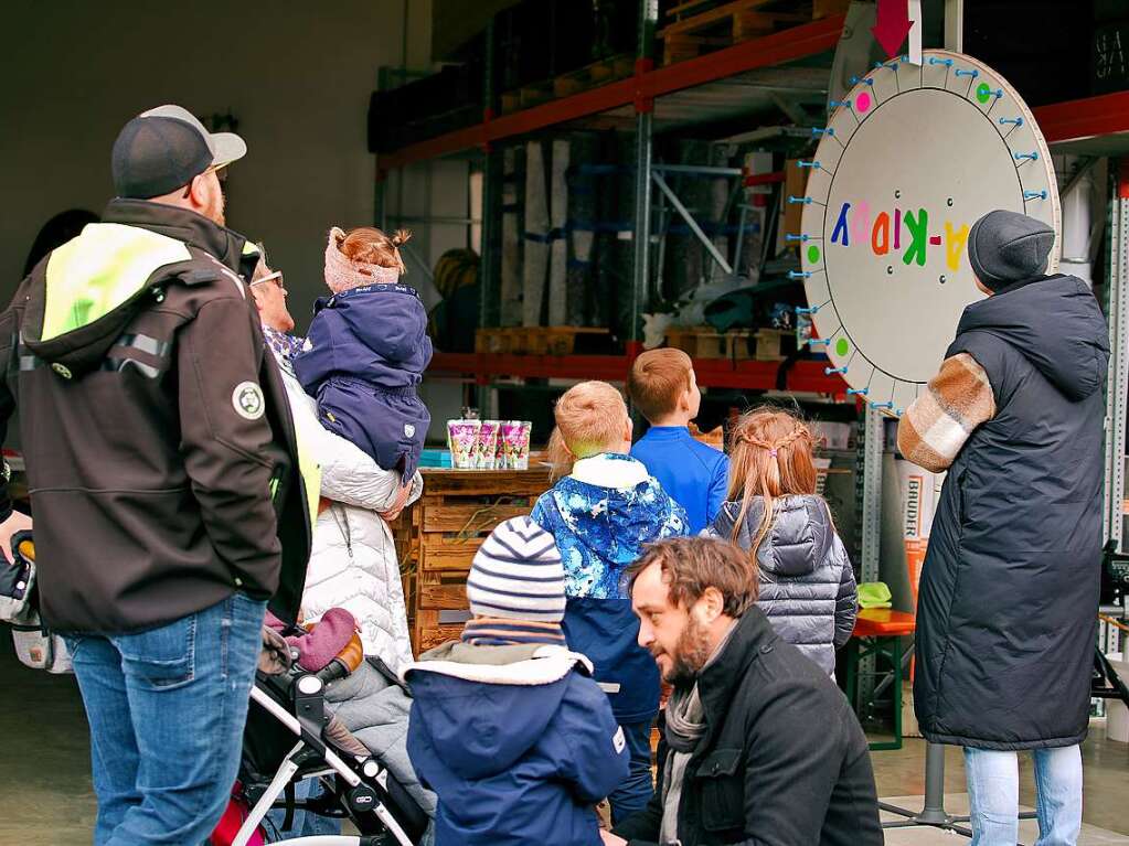 Das Kra-Kiddy-Glcksrad war bei den Kleinen hei begehrt.