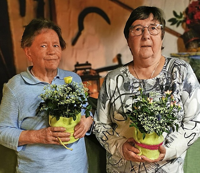 Rosmarie Grabner (links) und Brbel Isele wurden geehrt.  | Foto: Angelika Wollenzien