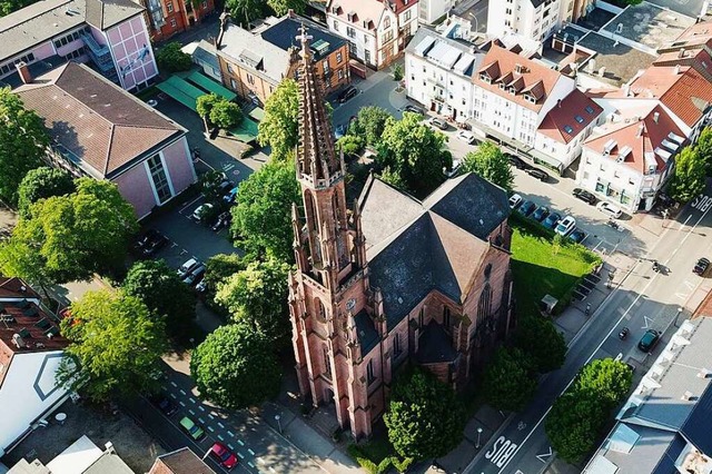 Die evangelische Stadtkirche ist eines der prgenden Gebude in Offenburg  | Foto: Michael Saurer