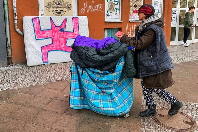 Obdachlose schlafen nicht zwangslufig...stellen hufig die  Kommunen Wohnraum.  | Foto: David Gannon (AFP)