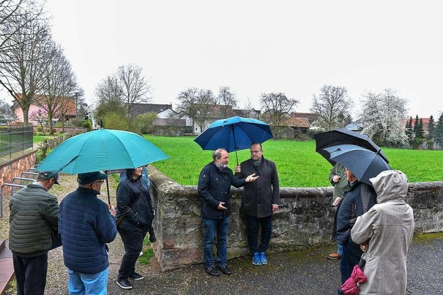 Der Rundgang zum Thema  Innenentwicklu...regen statt, hier: der alte Festplatz.  | Foto: Endrik Baublies