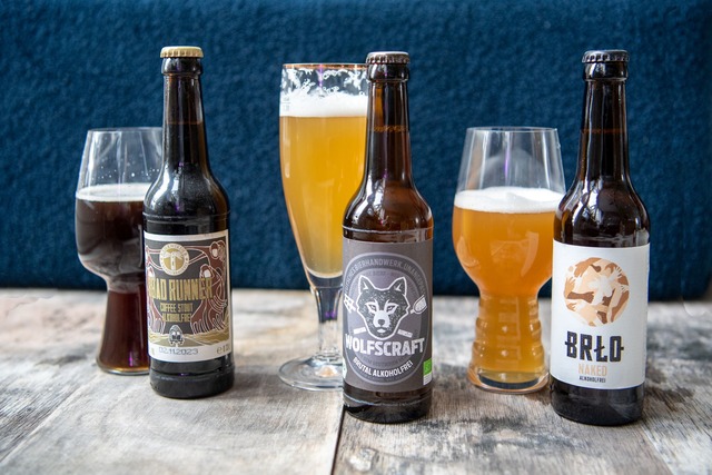 In der Bierindustrie gewinnt alkoholfreies Bier immer mehr an Bedeutung.  | Foto: Laura Ludwig/dpa-tmn