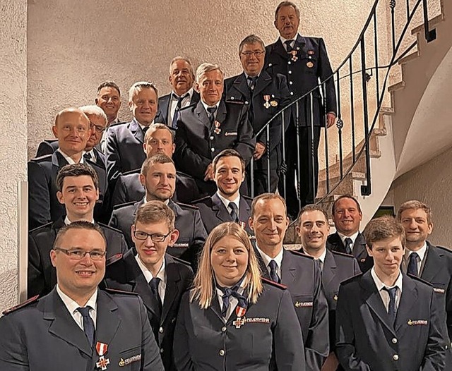 Bei der  Feuerwehr Ballrechten-Dotting...17;s viele Befrderungen und Ehrungen.  | Foto: Matthias Seywald