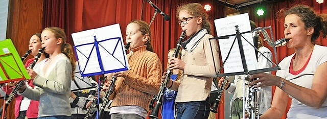 Zum ersten Mal trat das eigens dafr z...stellte Musikschulfest-Orchester auf.   | Foto: Sebastian Ehret