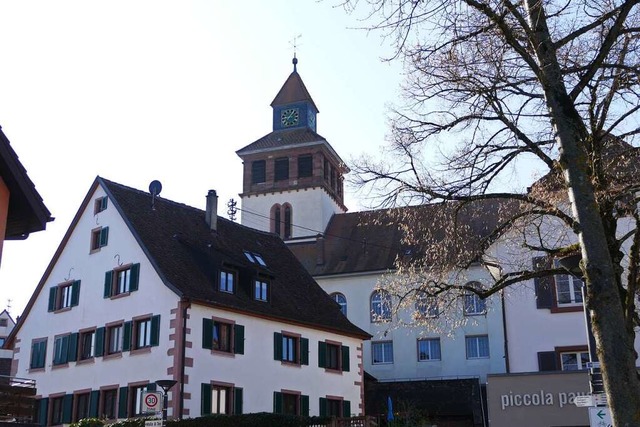 Das Binzener Kirchendach wrde ideale ...setzungen fr ein Storchennest bieten.  | Foto: Victoria Langelott