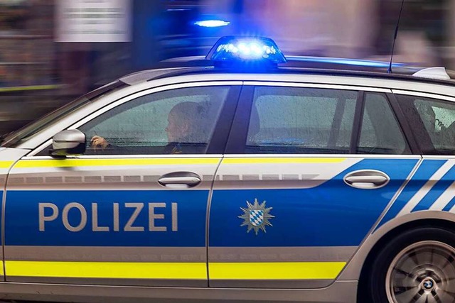 Das siebenjährige Kind wurde auf der ...ank trotz Kindersitz leicht verletzt. | Foto: Peter Kneffel (dpa) Das siebenjährige Kind wurde auf der ...ank trotz Kindersitz leicht verletzt. | Foto: Peter Kneffel (dpa)