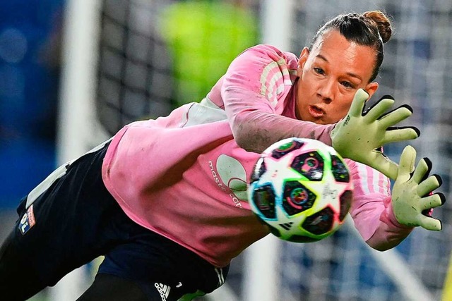 Basel wird Austragungsort der Frauenfuball-EM 2025.  | Foto: JUSTIN TALLIS (AFP)