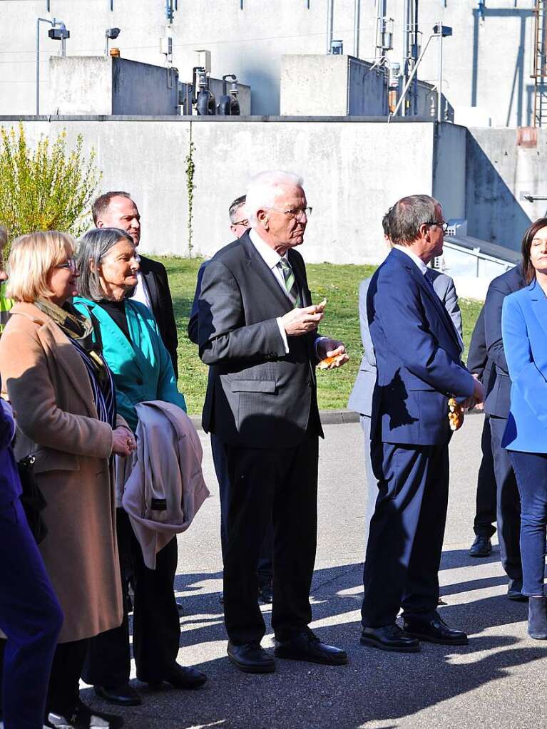 Ministerprsident Kretschmann besucht Evonik in Rheinfelden.