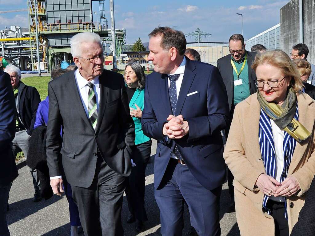 Ministerprsident Kretschmann besucht Evonik in Rheinfelden.