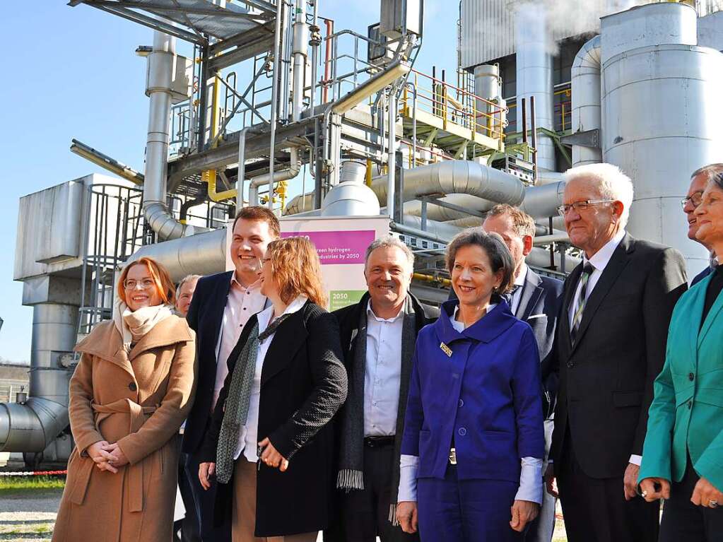 Ministerprsident Kretschmann besucht Evonik in Rheinfelden.