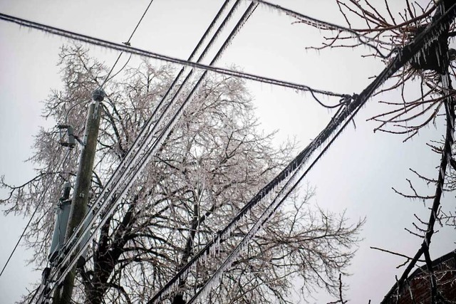 Vereiste ste und Stromleitungen in Kanada  | Foto: ANDREJ IVANOV (AFP)